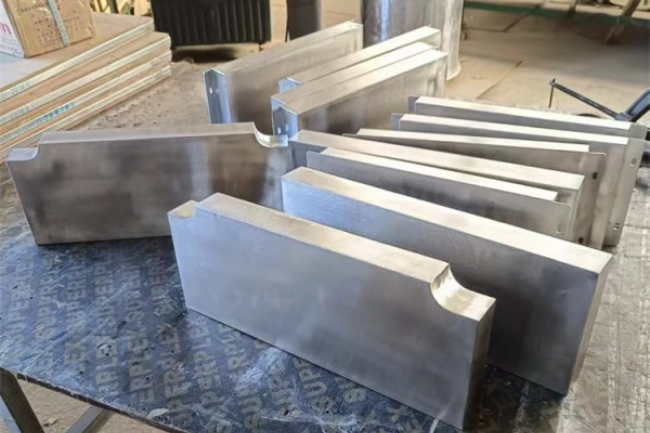 徐州不锈钢包铅件